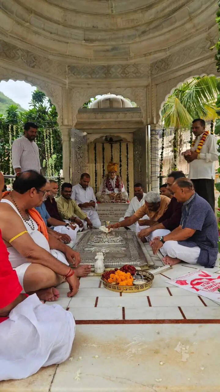 गुरु पूर्णिमा पर श्रद्धा से सराबोर हुई गुलाबी नगरी