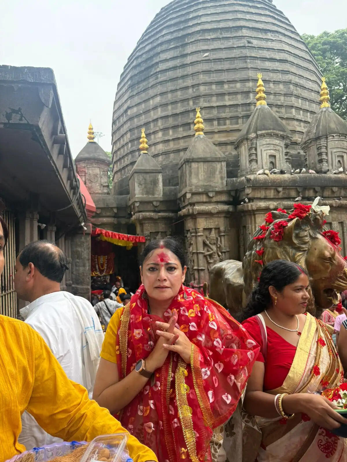 पीएम नरेंद्र मोदी के उत्तम स्वास्थ्य और दीर्घायु के लिये अग्निमित्रा पाल ने कामाख्या मंदिर में की पूजा-अर्चना