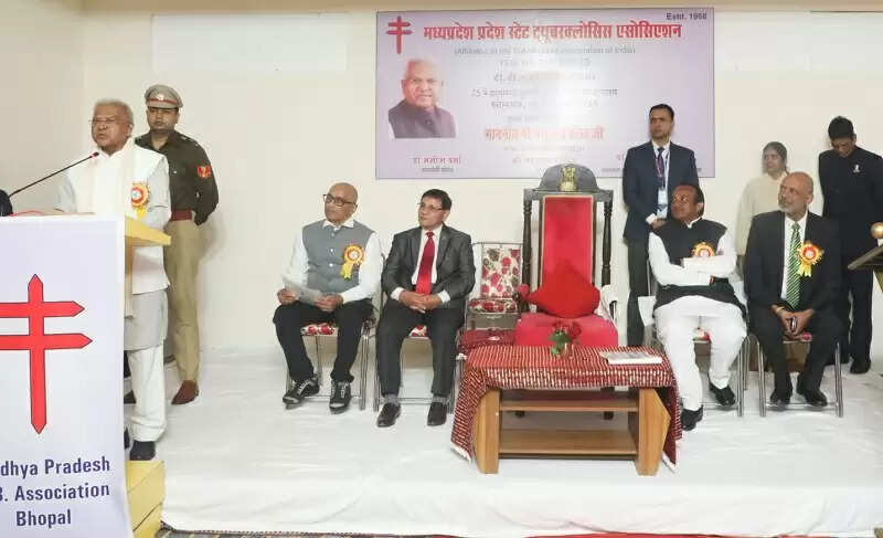 टी.बी. को हराने और देश को जिताने भरपूर जोश और शक्ति के साथ करना होगा कार्य : राज्यपाल पटेल