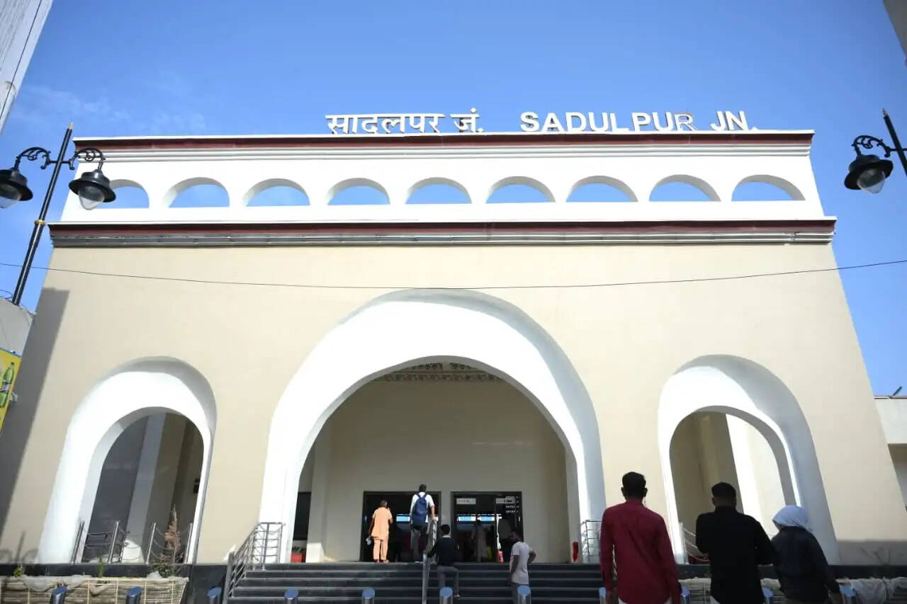सादुलपुर रेलवे स्टेशन के पुनर्विकास से यात्रियों को मिलेंगी बेहतरीन सुविधाए