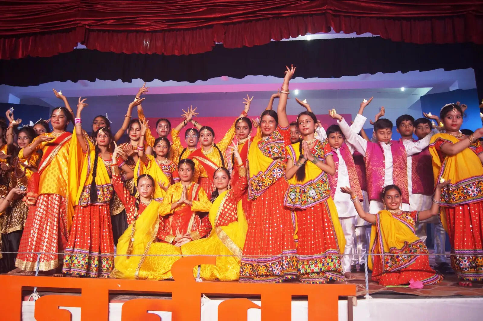 वंदे मातरम के 150वें वर्ष पर बीएनएसडी शिक्षा निकेतन में सजी पुनर्नवा सांस्कृतिक संध्या
