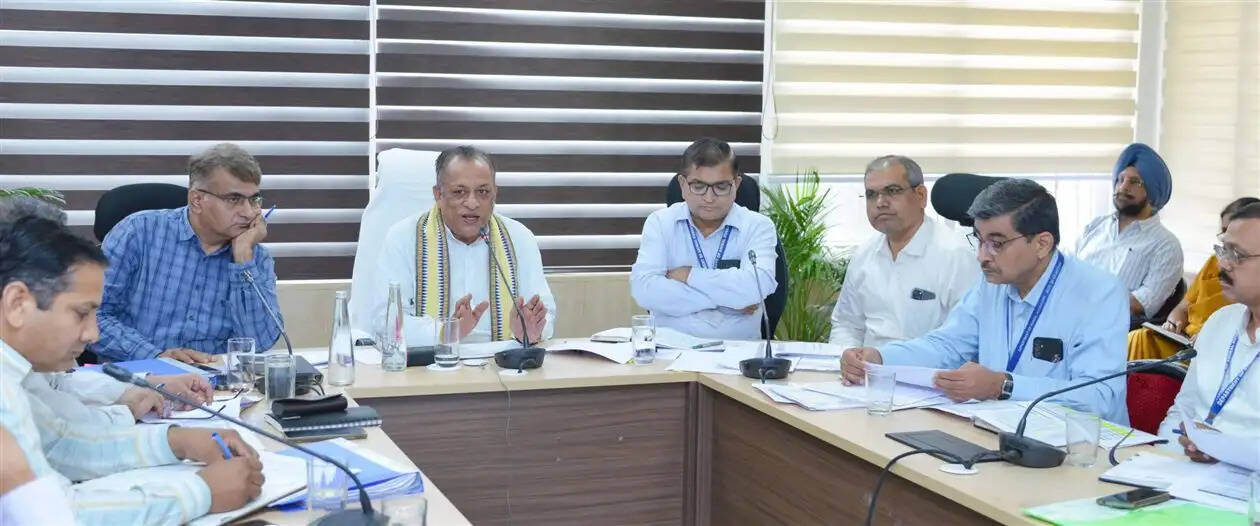 30 जून 2026 तक पूरा करना होगा मंगला पशु बीमा के क्लेम सेटलमेंट का काम:पशुपालन मंत्री जोराराम कुमावत