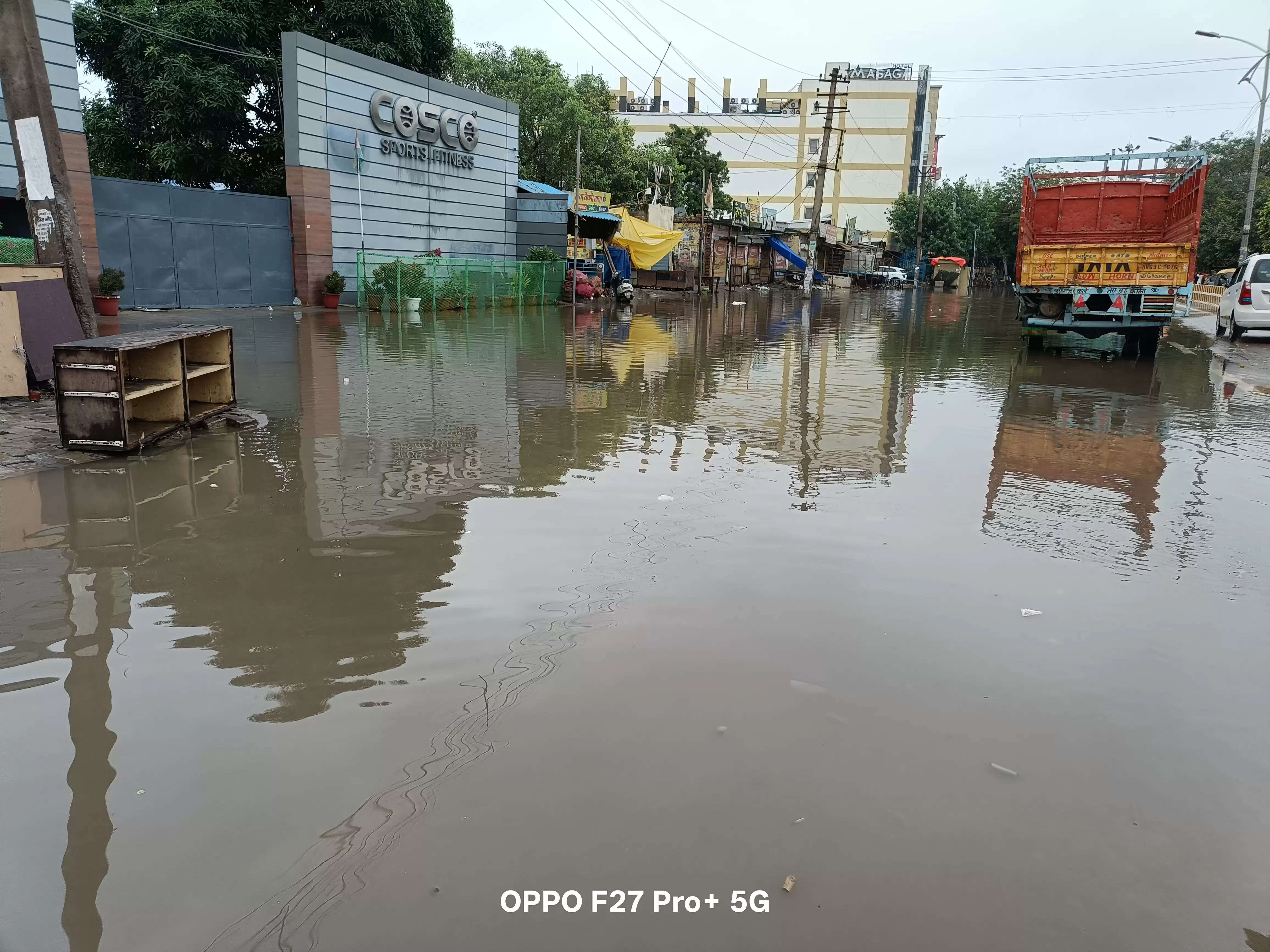 गुरुग्राम:मानसून की पहली बरसात में मिलेनियम सिटी जलमग्न