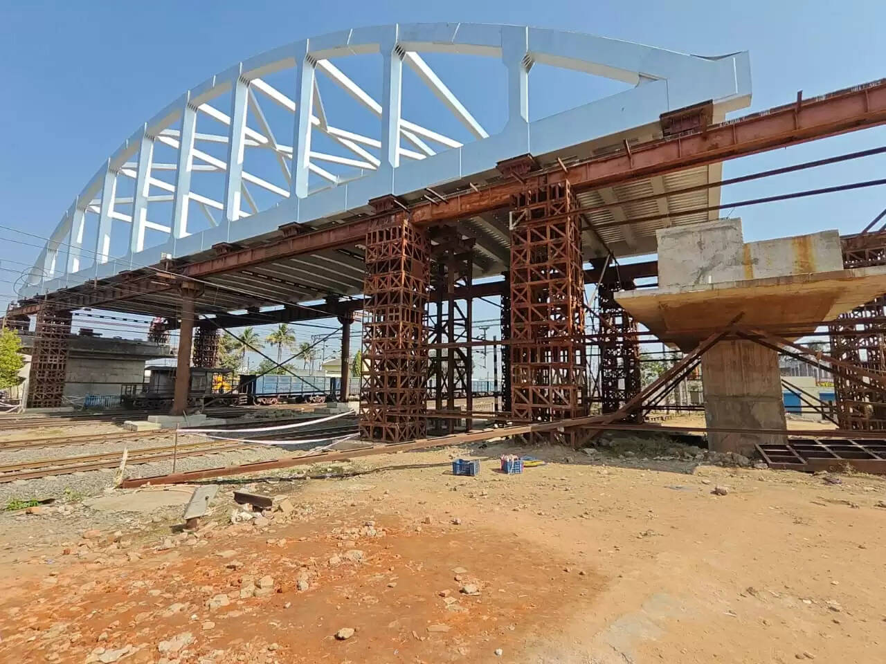 अनूपपुर: फ्लाईओवर ब्रिज का गर्डर लॉन्चिंग कार्य पूर्ण, कार्य अब भी अधूरा