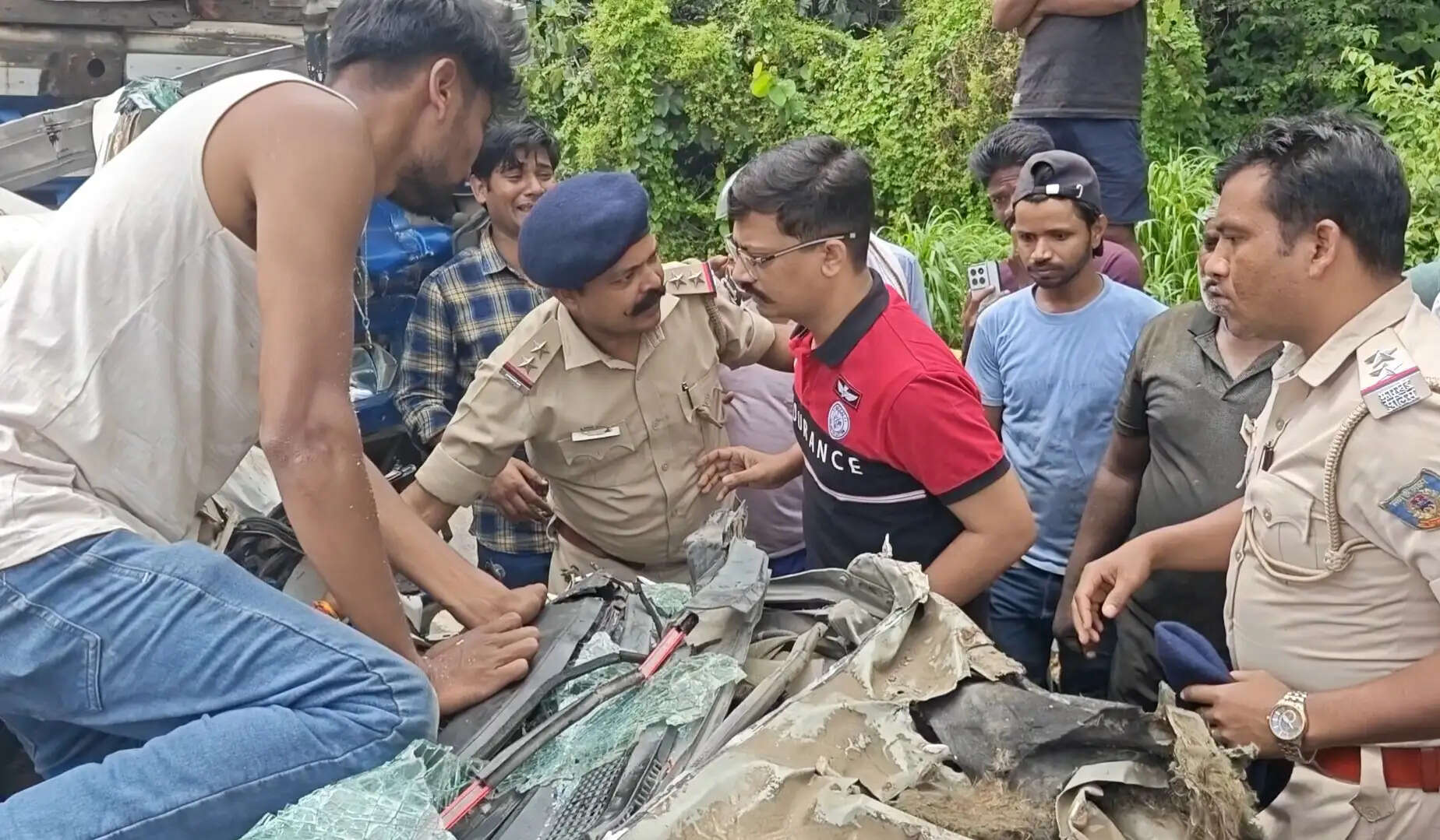 चुट्टूपालू घाटी में कंटेनर ने कार को मारी जोरदार टक्कर, मौत