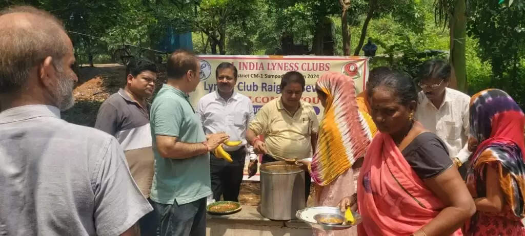 मातृ शिशु अस्पताल में निःशुल्क भोजन वितरण: डॉ प्रशांत पांडेय के जन्मदिन...