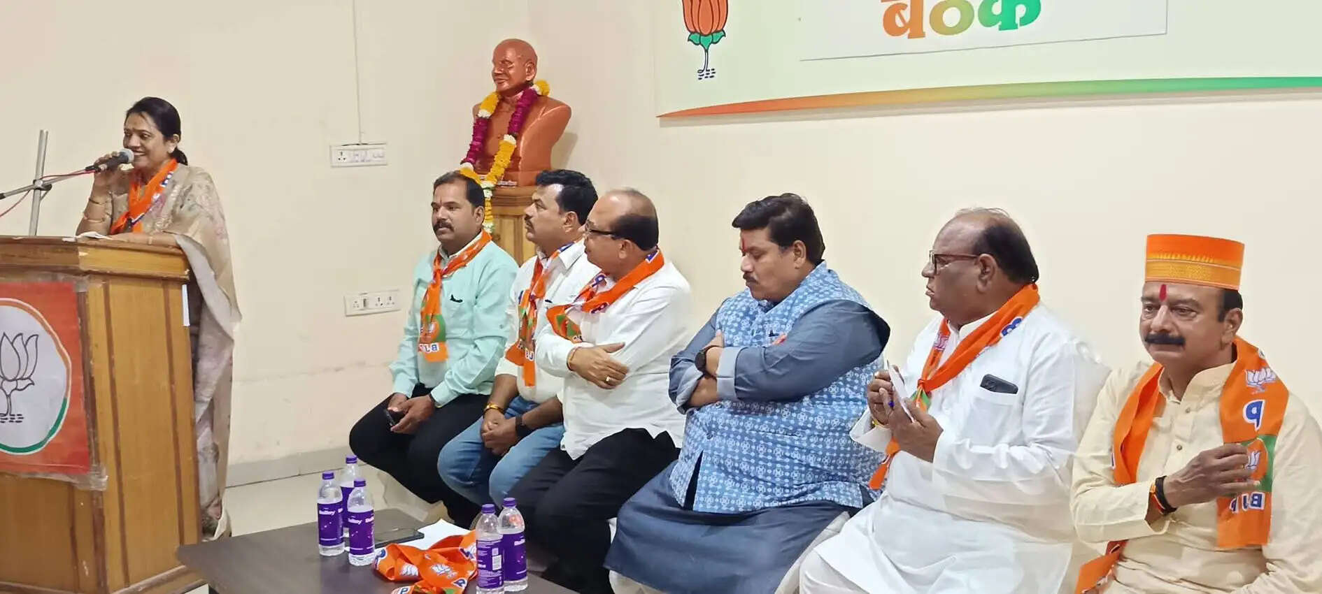 बूथ पर सतत संपर्क में रहने वाली महत्वपूर्ण इकाई है बूथ समिति : लता वानखेड़े