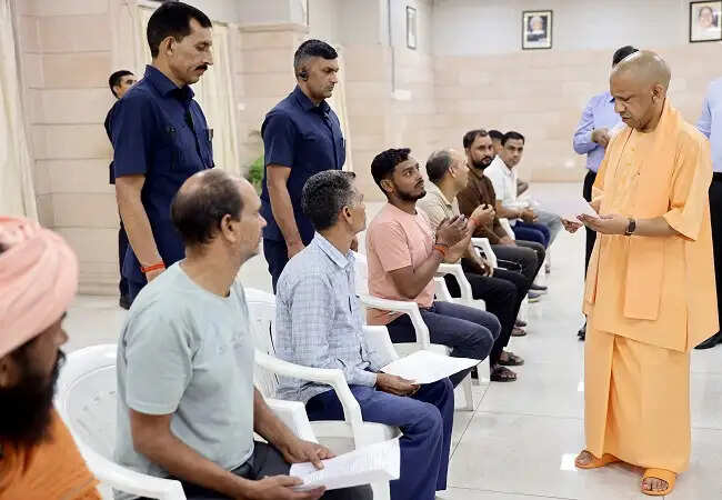 मेहनत से खेलिए, पदक जीतिए और सरकारी नौकरी में प्राथमिकता लीजिए : मुख्यमंत्री योगी