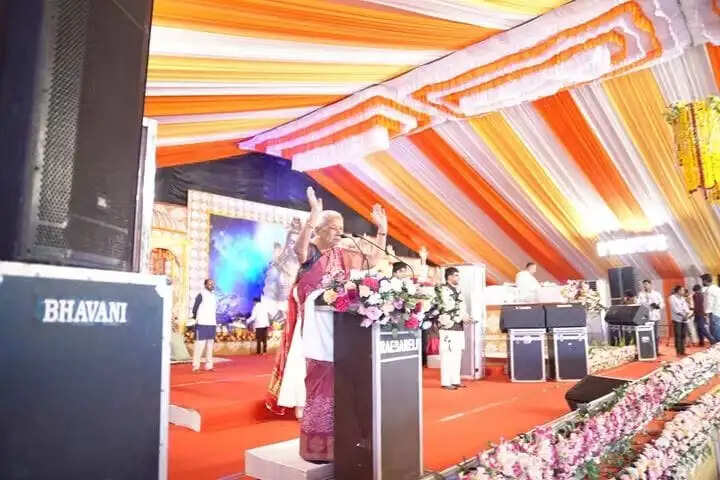 आध्यात्मिक आयोजनों से सनातन मूल्यों व परम्परा से जुड़ने का मिलता है अवसर : राज्यपाल