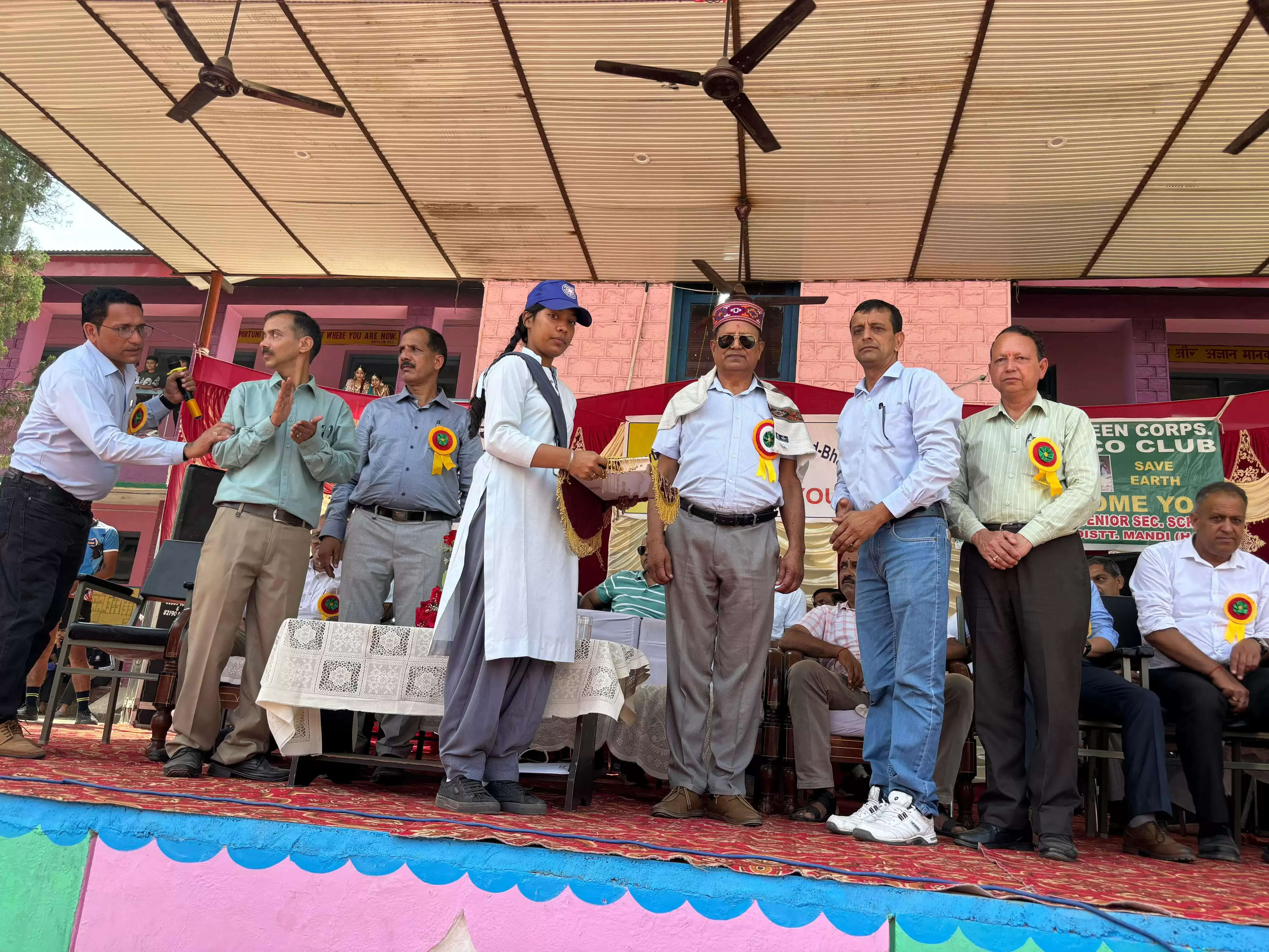 लडभड़ोल में जिला स्तरीय अंडर-19, 66वीं खेलकूद प्रतियोगिता का शुभारंभ