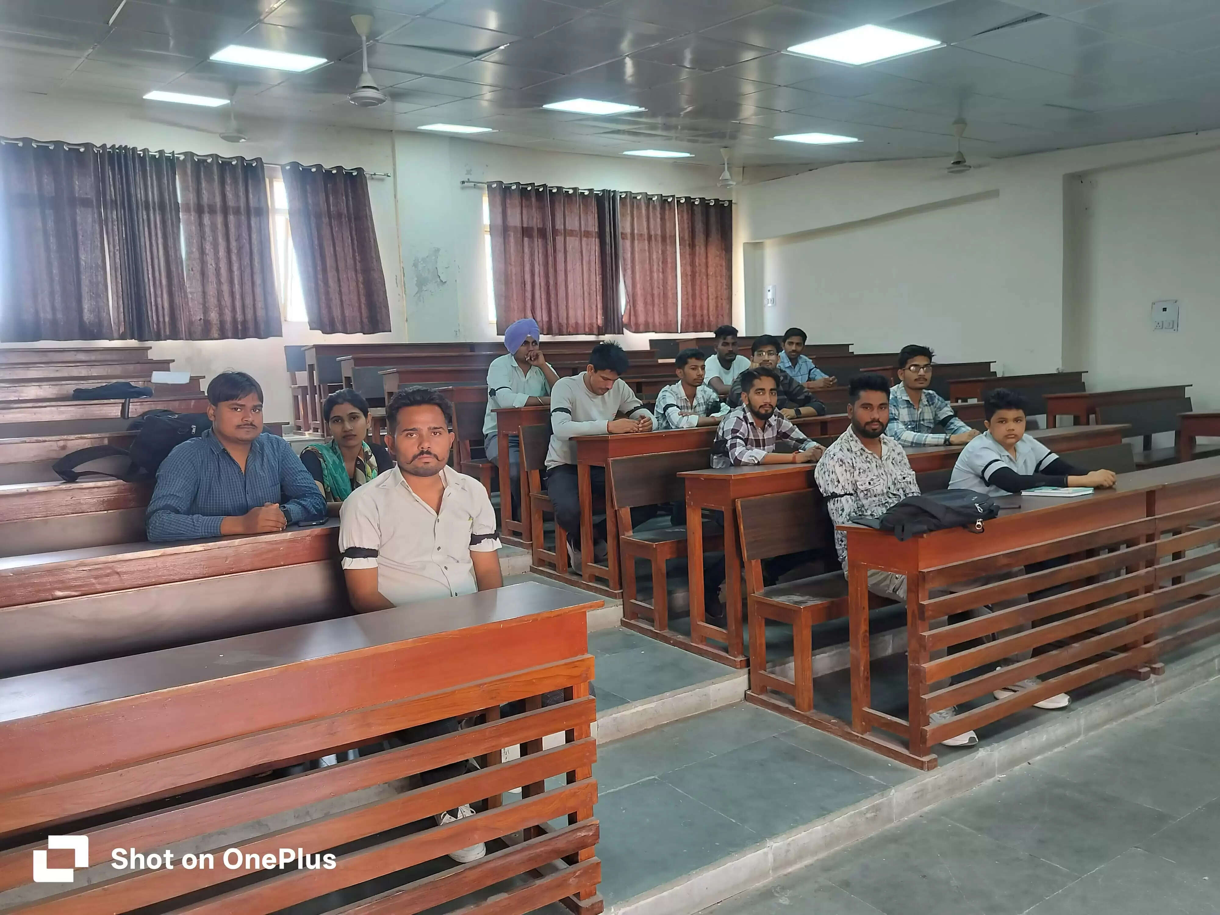 जींद : किसान छात्र एकता संगठन ने काली पट्टी बांध लगाई कक्षाएं