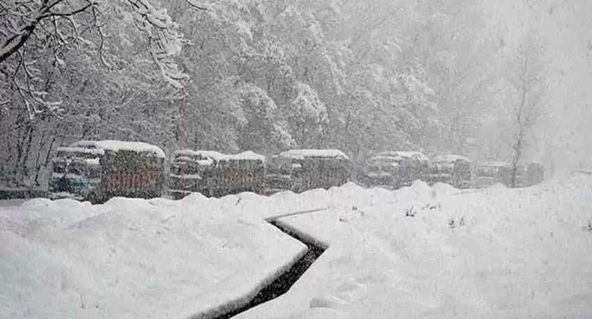 कश्मीर में न्यूनतम तापमान शून्य से नीचे, ठंड की पकड़ मजबूत होने से लेह -10.6 डिग्री पर जमा