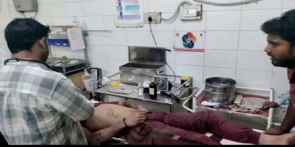 मोबाइल का चार्जर लगाते समय करंट लगने से किशोर की मौत