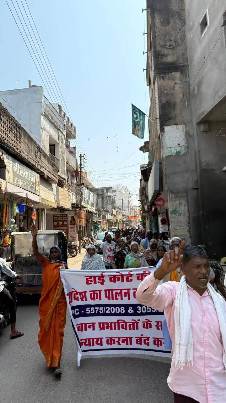 विधानसभा घेराव के लिए निकले डूबान प्रभावित, सिहावा चौक में रोेके&nbsp;जाने से&nbsp;बढ़ा&nbsp;आक्राेश