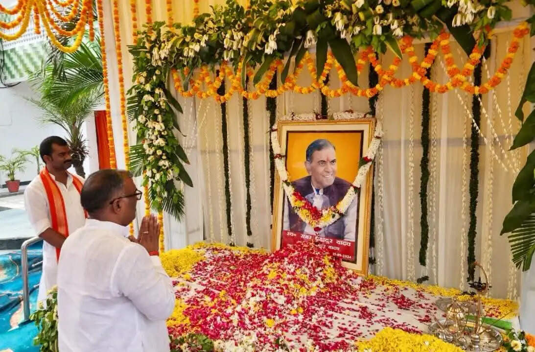 समाजसेवा के लिए हमेशा खड़े रहते थे राजबहादुर : गिरीश चंद्र यादव