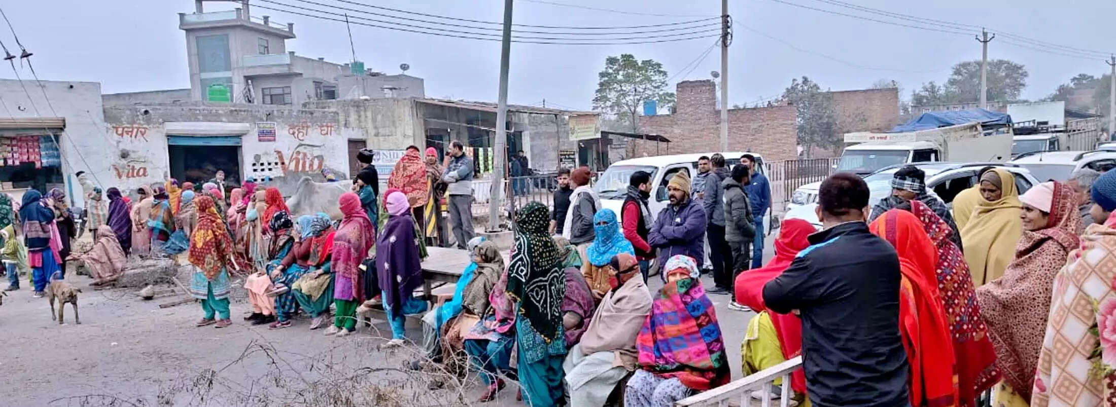 पेयजल संकट से गुस्साए ग्रामीणों ने जींद-असंध मार्ग पर लगाया जाम