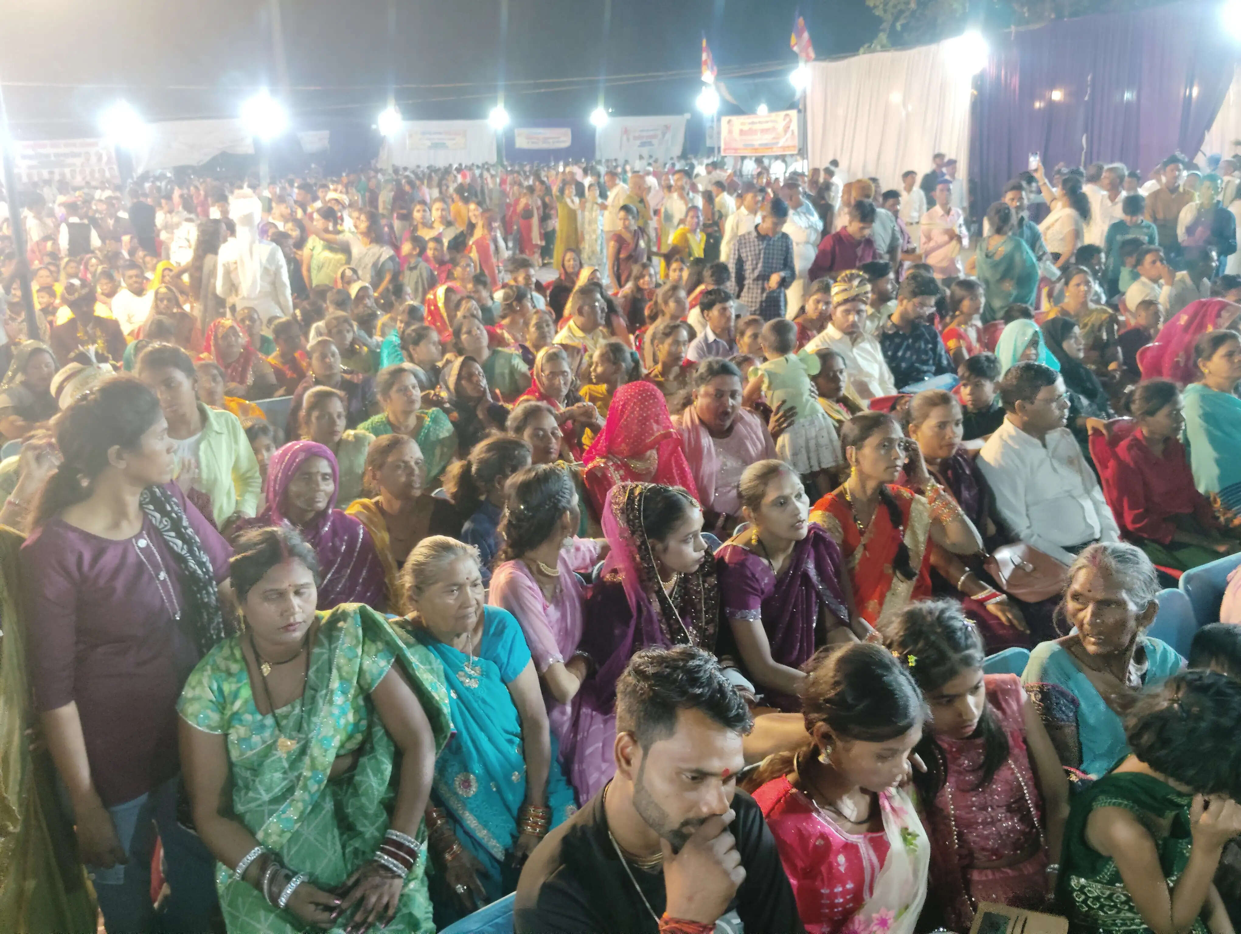 संविधान की शपथ के साथ 134 जोड़ों का हुआ सामूहिक विवाह