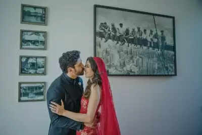 सोशल मीडिया अकाउंट पर शिबानी दांडेकर ने नाम के पीछे अख्तर जोड़ा