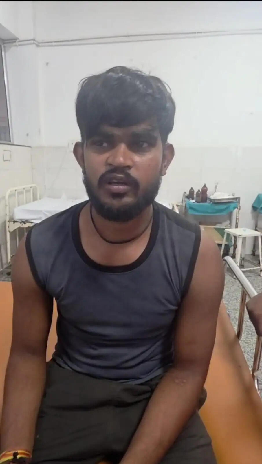 डीजे उतारते समय करंट की चपेट में आए दो युवक, एक की मौत