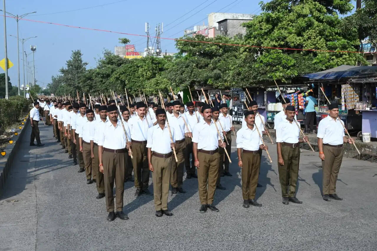 जबलपुर में 3,185 युवा स्वयंसेवकों का पथ संचलन संपन्न, अनुशासन और एकरूपता का दिया परिचय