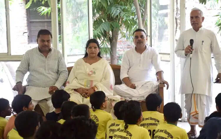 संस्कारवान पीढ़ियों के निर्माण में महिलाओं की भूमिका अहम: जैसल