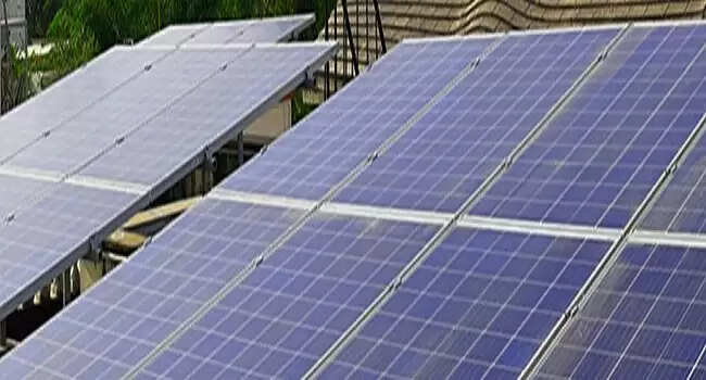 अपार्टमेंट में स्थापित 15 किलोवाट सोलर संयंत्र से हर माह हो रही है 20 हजार तक की बचत