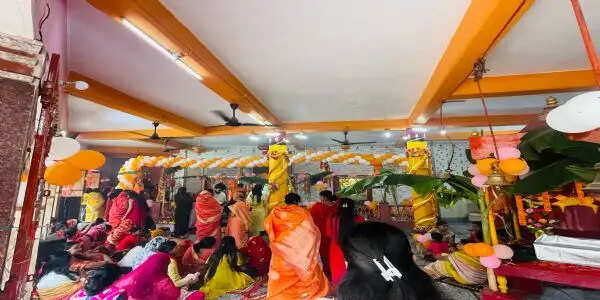 हनुमान जयंती पर मंदिरों में उमड़ा भक्तों का जनसैलाब