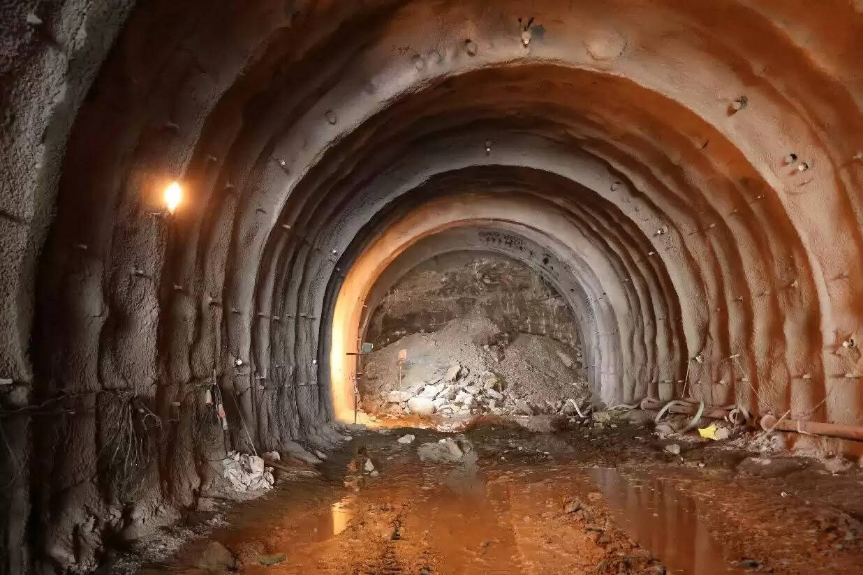 इंदौर-बुधनी रेल लाइन से बदलेगा मध्य प्रदेश का रेल नक्शा, आरवीएनएल ने पहाड़ चीरकर रचा इतिहास