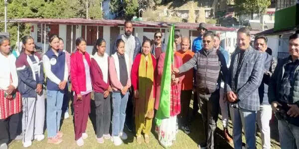 नैना पीक की ट्रैकिंग के साथ नैनीताल में विंटर कार्निवाल का शुभारंभ