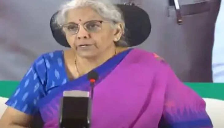 सरप्लस बजट के साथ स्थापित हुआ तेलंगाना अब पूरी तरह से कर्ज में डूब गया है : सीतारमण