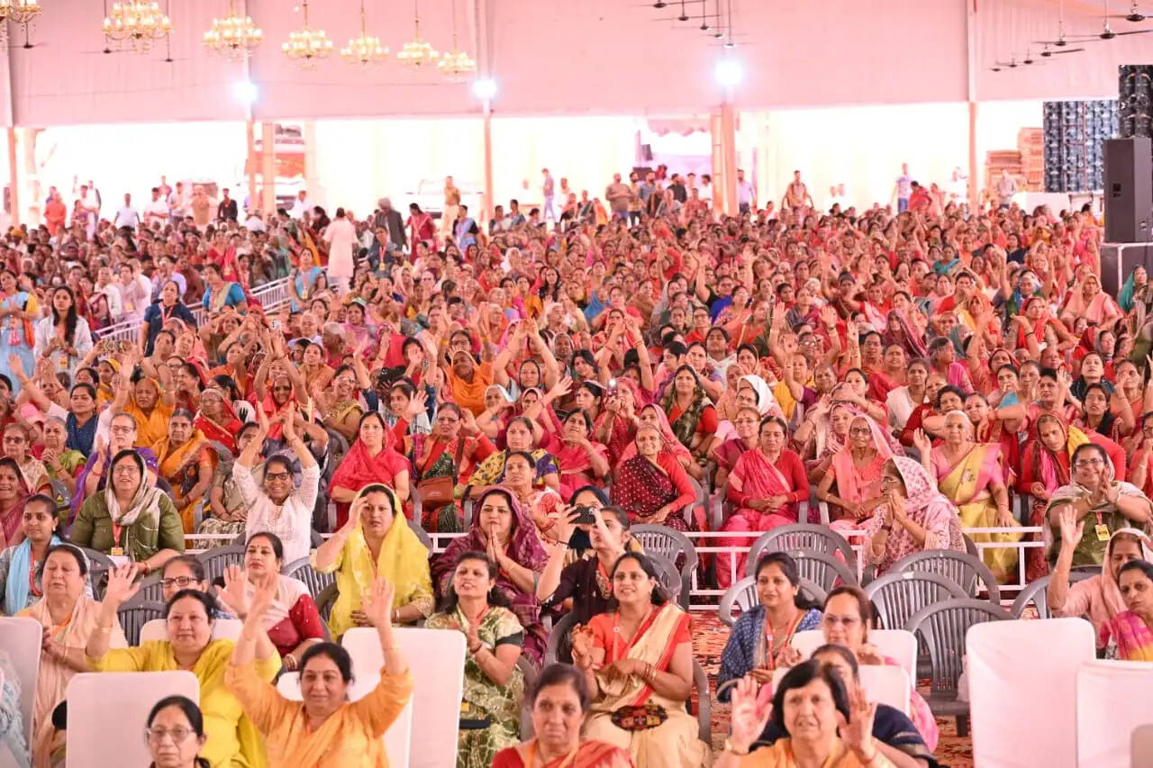 सनातन मंगल महोत्सव में उमड़ा श्रद्धा का सैलाब, स्वामी राजेन्द्रदास देवाचार्य का सानिध्य