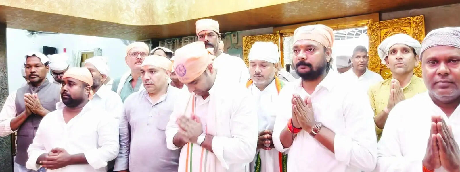 कांग्रेस के नये राष्ट्रीय सचिव वरूण चौधरी ने श्री काशी विश्वनाथ मंदिर में लगाई हाजिरी
