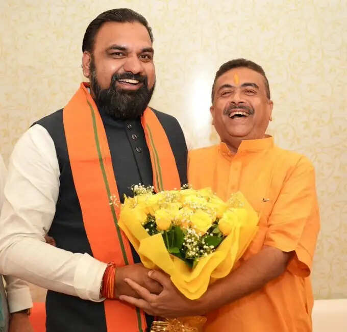 पश्चिम बंगाल में भाजपा सरकार के शपथ ग्रहण समारोह में शामिल हुए सम्राट चौधरी