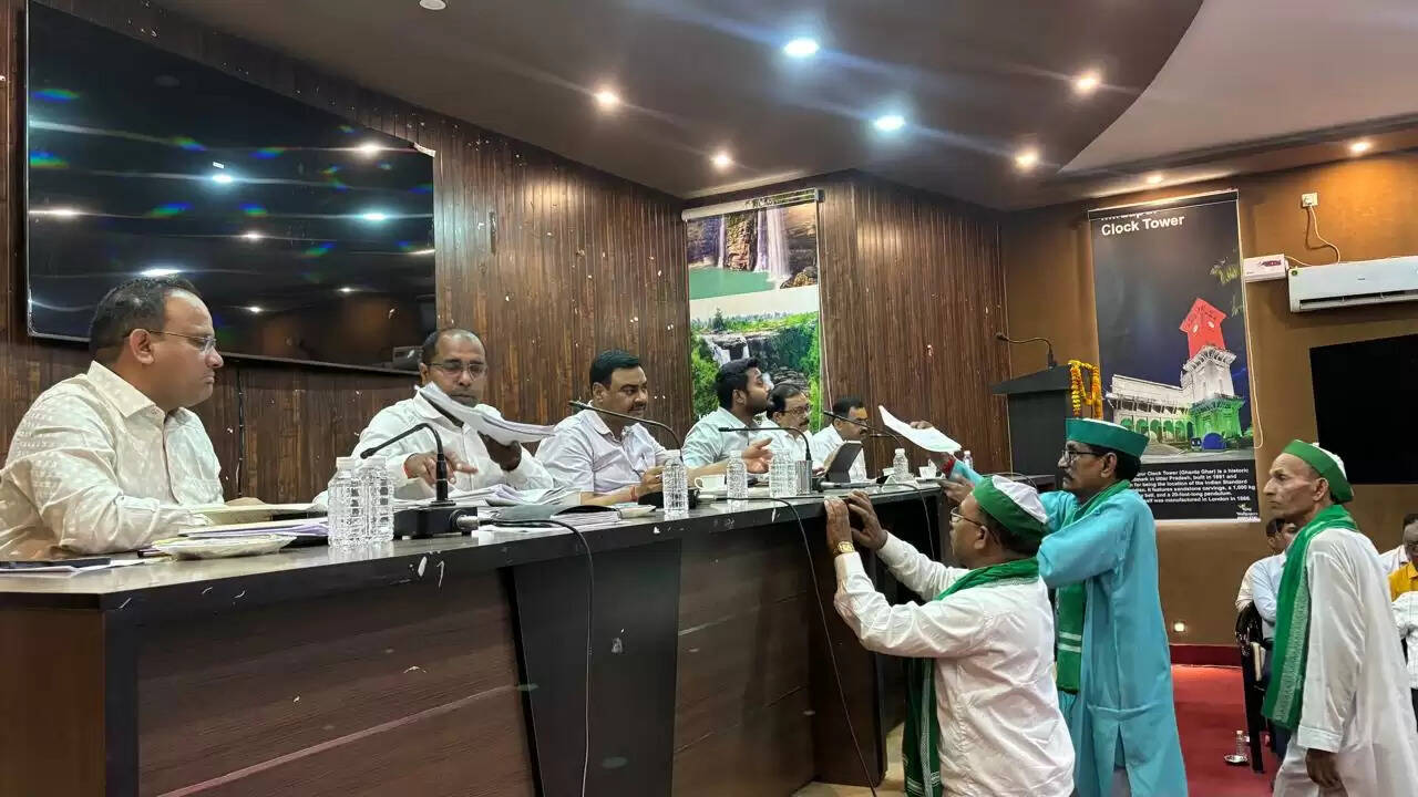 किसान दिवस में उठीं सड़क, सिंचाई व खरीद की समस्याएं, जिलाधिकारी ने दिए समाधान के निर्देश