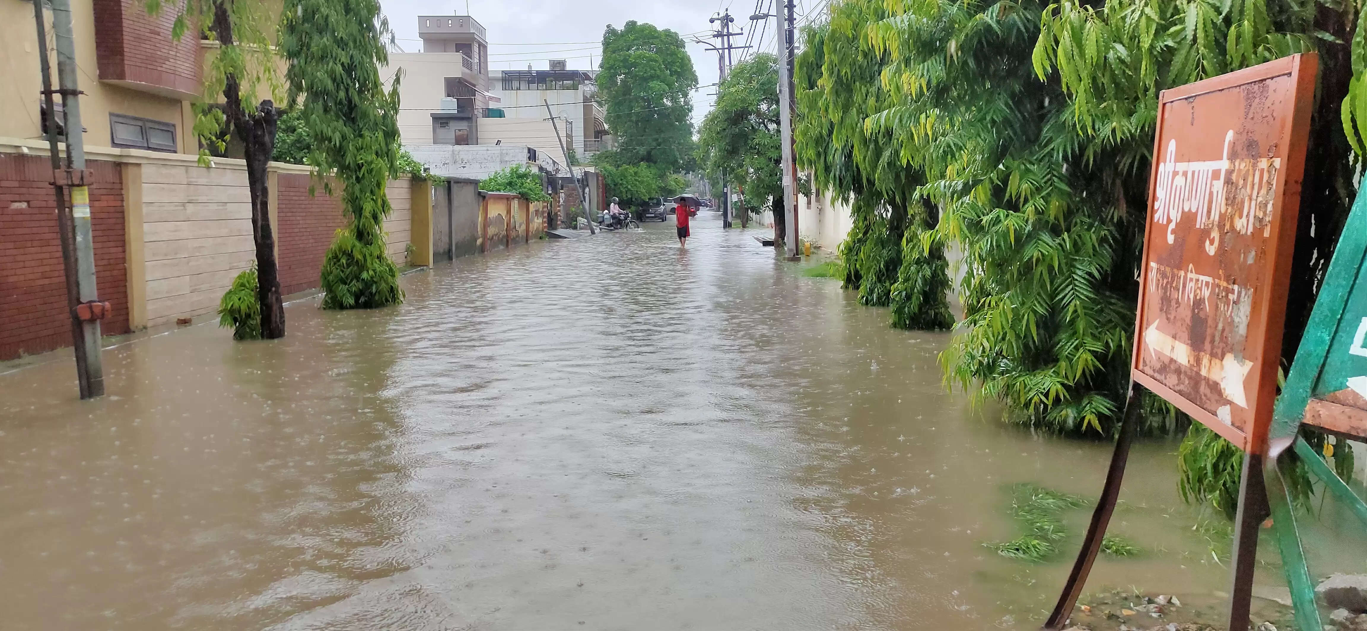 मुरादाबाद में मानसूनी बारिश जारी, कई जगहों पर जलभराव