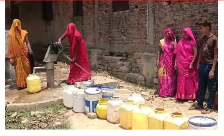 मऊगंज : जल संकट से टूट रहे रिश्ते, पानी की किल्लत के कारण बहुएं छोड़ रहीं ससुराल