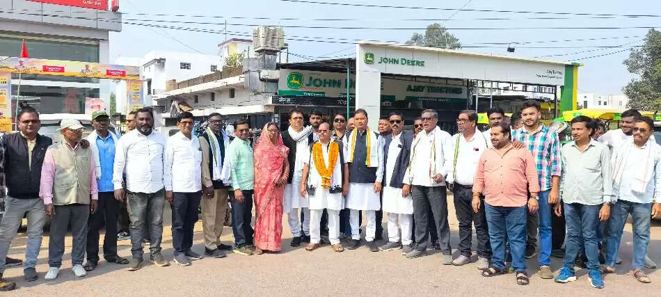 धमतरी : पूर्व विधायक लेखराम साहू ओबीसी विभाग में राष्ट्रीय समन्वयक नियुक्त, कांग्रेसियों ने स्वागत किया