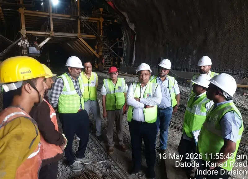 इंदौरः सिंहस्थ 2028 की तैयारियों को रफ्तार, कलेक्टर ने किया इंदौर-खंडवा नेशनल हाईवे का निरीक्षण