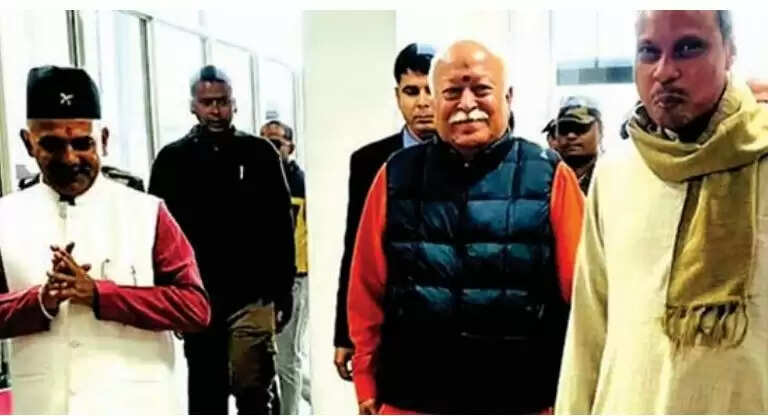 संघ शताब्दी वर्ष : उत्तर बंगाल में युवाओं से मिले मोहन भागवत, वैभवशाली राष्ट्र निर्माण के लक्ष्य पर मंथन