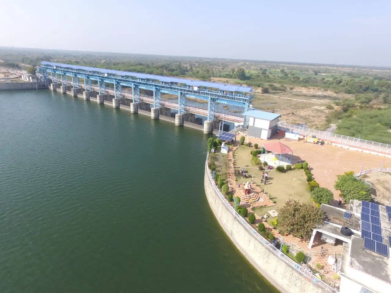 बेतवा नदी का जलस्तर बढ़ने से सब्जी की बारियां डूबी