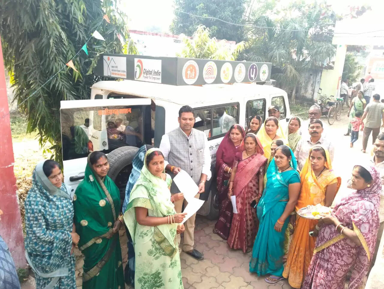 सुशासन सप्ताह : ग्राम खैरझिटी में 13 आवेदनों का मौके पर निराकरण