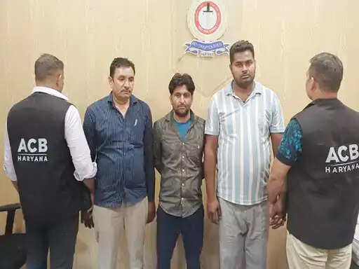 फरीदाबाद : आठ हजार की रिश्वत सहित जेई व दो लाइनमैन गिरफ्तार