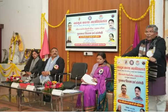 समाज की सभी समस्याओं का समाधान कर सकती है युवा पीढ़ी : कौशल