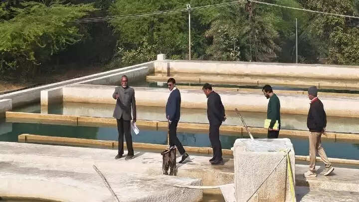 विदिशाः विधायक कलेक्टर ने किया वाटर फिल्टर प्लांट का निरीक्षण, सीसीटीवी लगाने के निर्देश