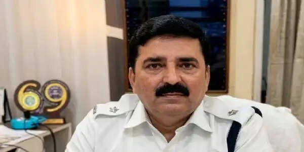 कोलकाता पुलिस के डीसी शांतनु सिन्हा विश्वास को ईडी ने किया गिरफ्तार