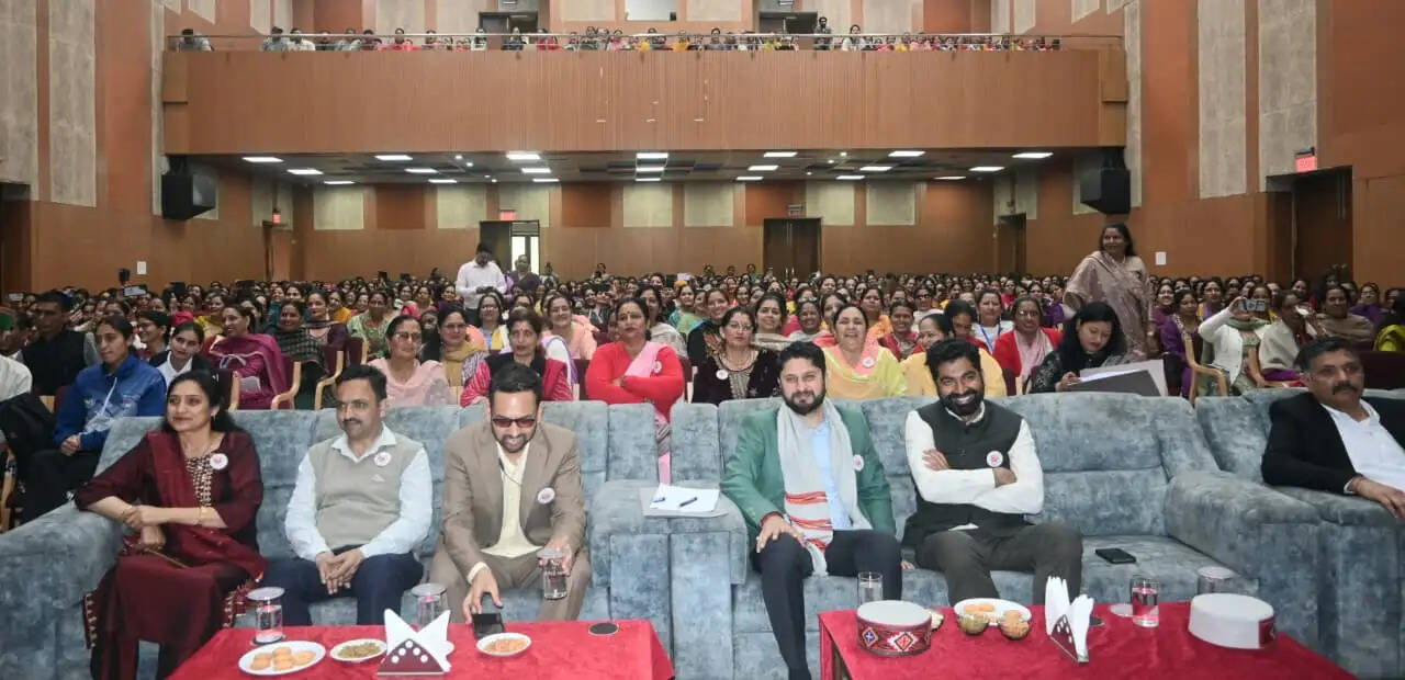 महिलाओं का सशक्तिकरण समाज के समग्र विकास के लिए अत्यंत आवश्यक : अपूर्व देवगन