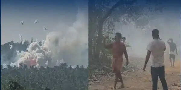 केरल के त्रिशूर पूरम के पटाखा यूनिट में विस्फोट, 13 लोगों की मौत, कई गंभीर घायल