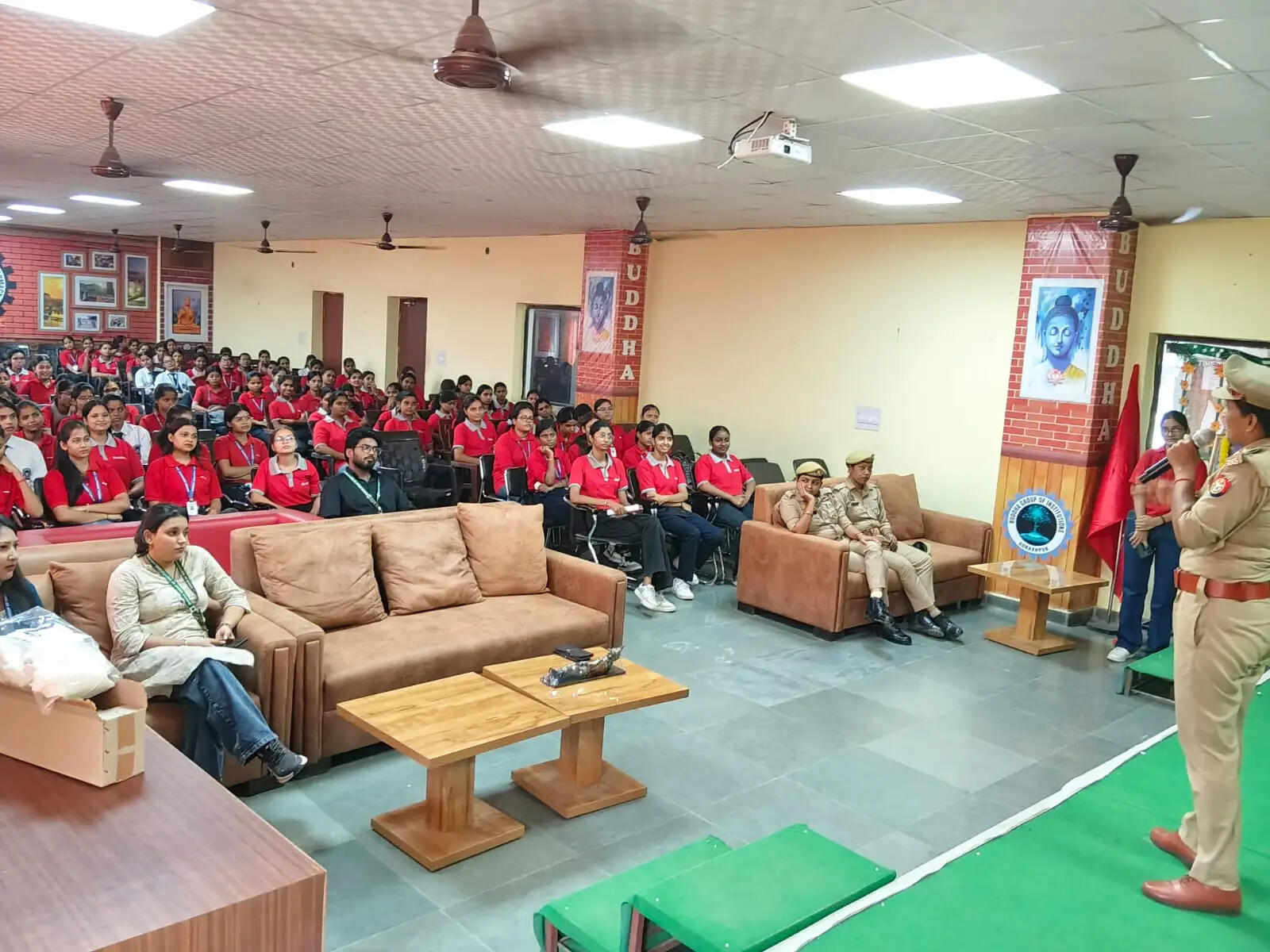 मिशन शक्ति के तहत छात्राओं को महिला सुरक्षा और अधिकारों के प्रति किया जागरूक