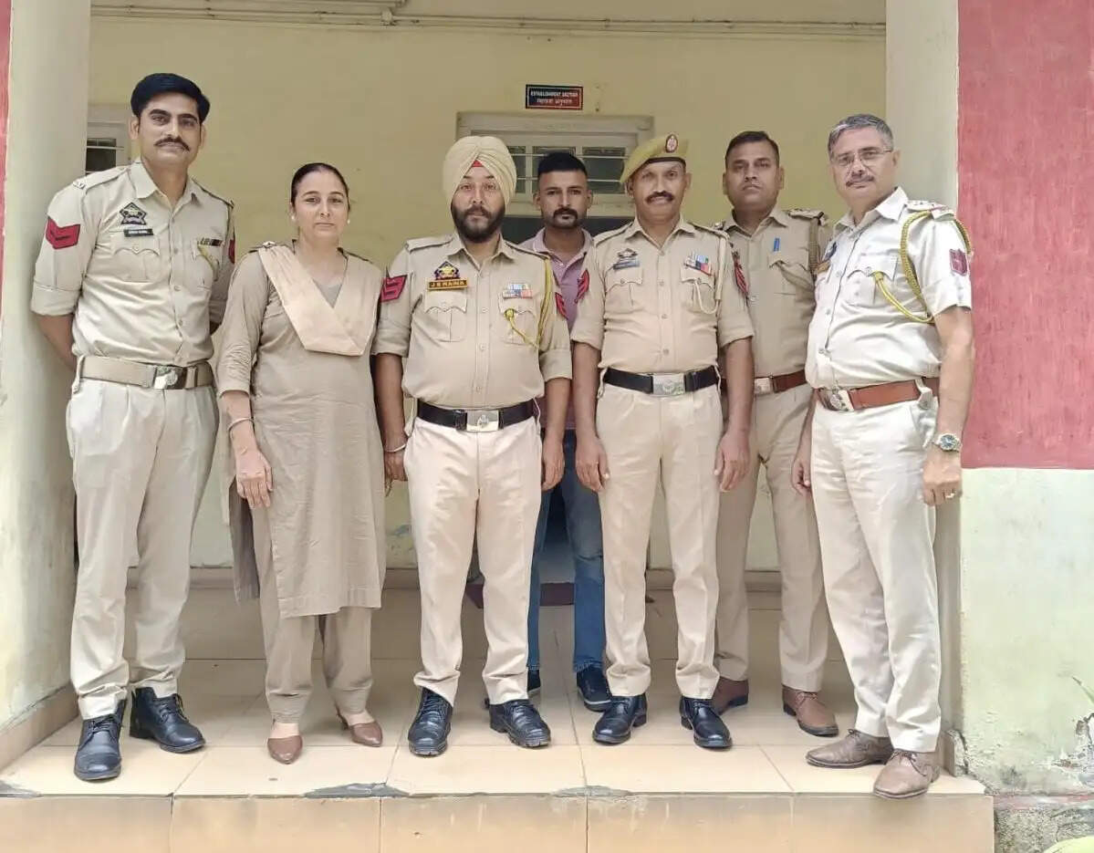 डीपीओ कठुआ में हेड कांस्टेबलों का पिपिंग सेरेमनी आयोजित