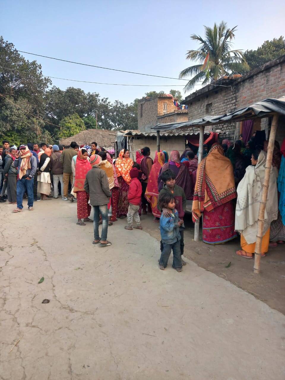दो बाइक की सीधी टक्कर में एक युवक की मौत, दूसरा गंभीर